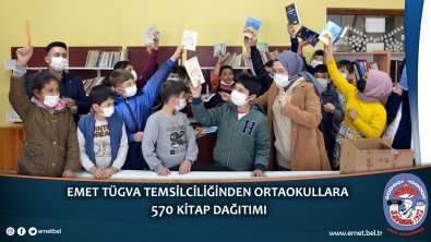 Emet TÜGVA Temsilciliğinden Ortaokullara 570 Kitap Dağıtımı