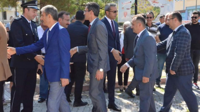 30 AĞUSTOS BÜYÜK ZAFERİMİZİN 100.GURUR YILINDA İLÇEMİZ HÜKÜMET MEYDANIN ÖNÜNDE RESMİ PROGRAM DÜZENLENDİ