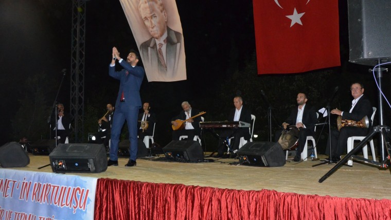 KÜLTÜR BAKANLIĞI SANATÇILARI EMET'TE KONSER VERDİ