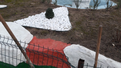 İlçemiz Kaynarca mevkiinde bulunan göbekte belediyemiz Fen İşeri ekiplerimizce çevre düzenleme ve peyzaj çalışmalarında sona geliniyor