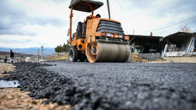 Sıcak asfalt çalışmalarımız tüm hızıyla devam ediyor