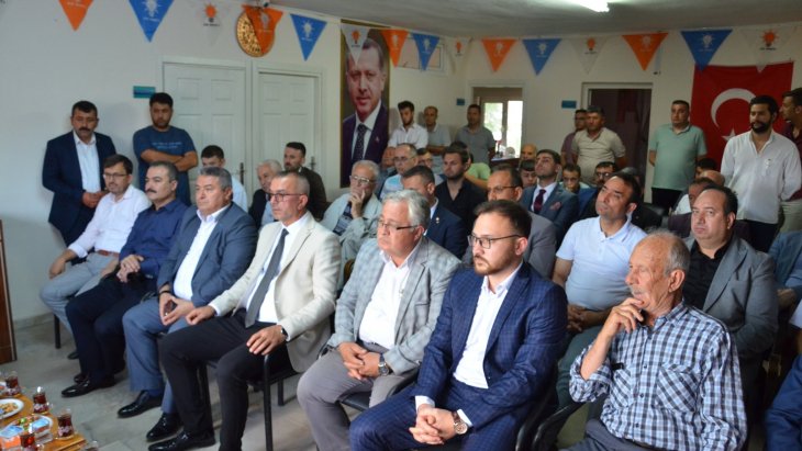 Ak Parti̇ İlçe Başkanlığı Merkez Binasında Bayramlaşma Programı Gerçekleştirildi̇