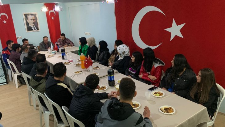 BELEDİYE BAŞKANIMIZ HÜSEYİN DOĞAN  GENÇLERLE BİR ARAYA GELDİ...