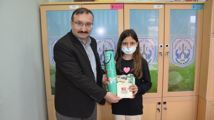 BELEDİYE BAŞKANIMIZ HÜSEYİN DOĞAN'DAN BAŞARILI ÖĞRENCİLERİMİZE ÖDÜL