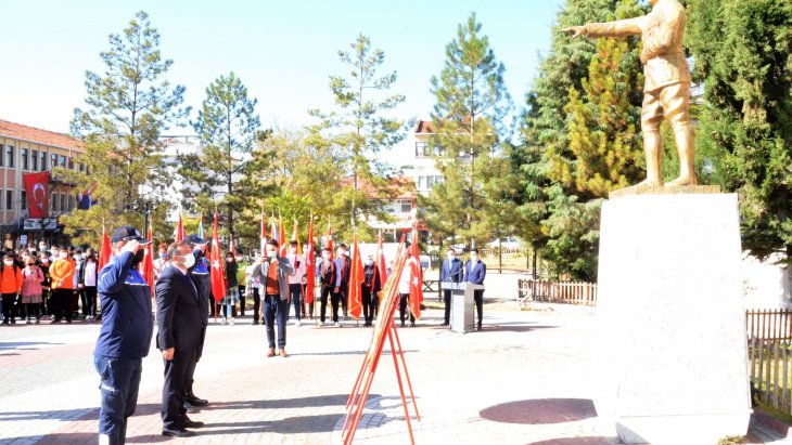 Bugün cumhuriyetimizin 98. yılı. Coşkuluyuz, gururluyuz. #29Ekim #CumhuriyetBayramı'mız kutlu olsun, cumhuriyetimiz daim olsun.
