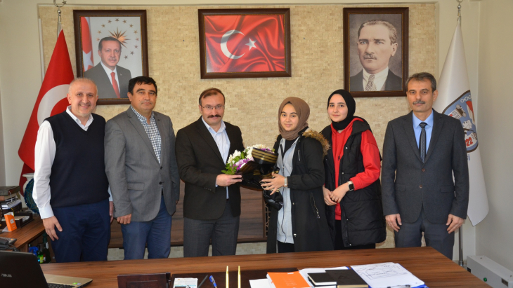 Emet İmam hatip Lisesi 12. sınıf Öğrencilerinden Belediye Başkanımız Hüseyin Doğana Ziyaret