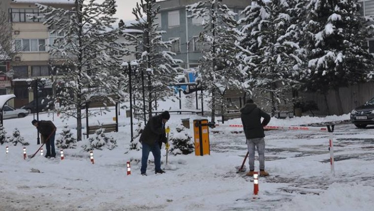 EMET BELEDİYEMİZDEN KARLA YAŞAMDA ETKİN MÜCADELE