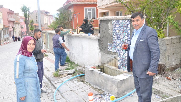 ÇEŞME VE ŞADIRVANLARIMIZ ÇİNİLERLE SÜSLENİYOR