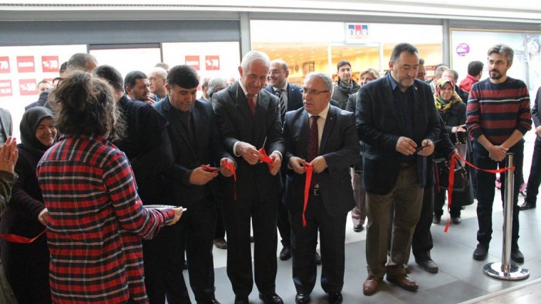 Belediye Başkanımız Mustafa Koca Emet Sakatlar Derneği Yararına Hüsnü Hat Sergi Açılışına Katıldı