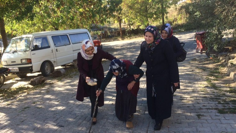 Aşure Gününde Yaşlılarımızı Unutmadık