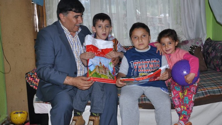 Çocuklara Bayram Hediyesi Emet Belediyemizden