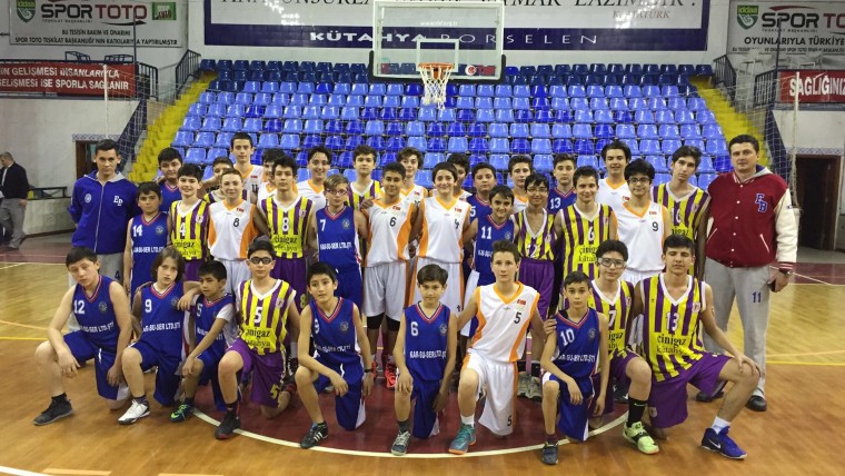 Basketbolda Tek İlçe Takımı Emetbelediyespor