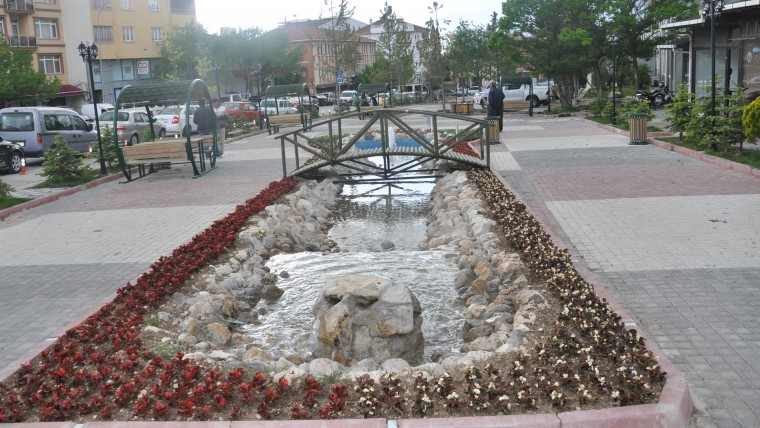 Hükümet Meydanı Çiçek Açtı