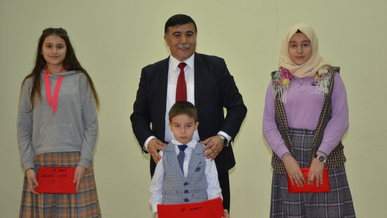 BELEDİYE BAŞKANIMIZ MUSTAFA KOCA EMET ANADOLU İMAM HATİP LİSESİNDE DÜZENLENEN ÇANAKKALE ŞEHİTLERİNİ ANMA PROGRAMINA KATILDI