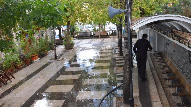 Belediyemizden Çarşı Camii Temizliği