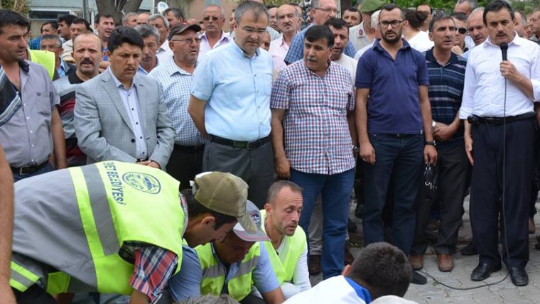 İlçemizde Tekbirlerle Duarla Kurbanlarımızı Kestik