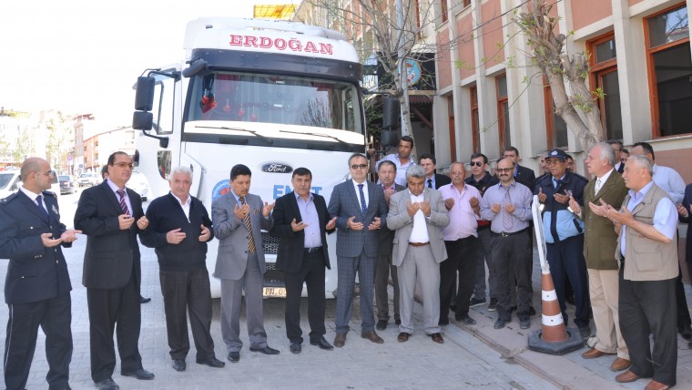 Yardım Tırımızı Daularla Uğurladık