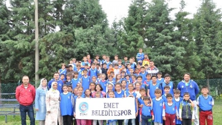 EMET BELEDİYESPORDAN FUTBOL OKULU