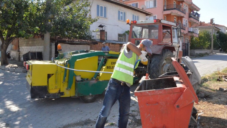 Çöp Konteynerlerimiz Dezenfekte Ediliyor