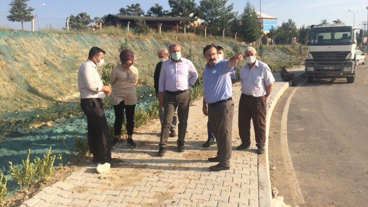 Kütahya  Ak Parti Milletvekilimiz Ahmet  Tan  Emet Şehir  Girişindeki Peyzaj Çalışmalarını yerinde inceledi