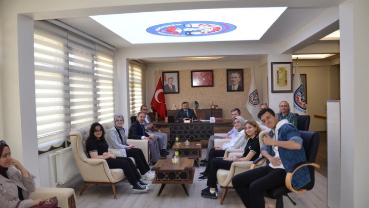 Kütahya Sosyal Bilimler Lisesi Müdürü Öğretmen ve Öğrencilerinden Belediye Başkanımıza Ziyaret