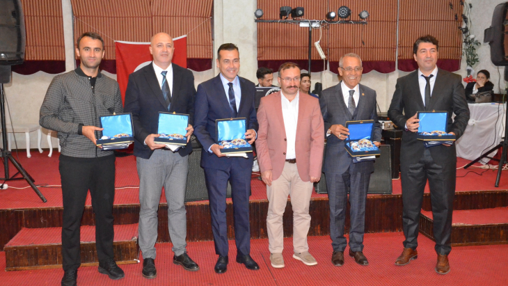 PROGRAM SAYGI DURUŞU İSTİKLAL  MARŞIMIZIN OKUNMASI VE PROTOKOL KONUŞMALARI İLE BAŞLADI...