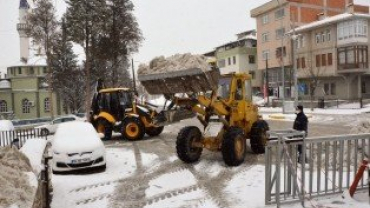 Emet İlçemizde Yoğun Kar Yağışı Sonrası Karla Mücadele