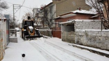 Emet İlçemizde Yoğun Kar Yağışı Sonrası Karla Mücadele