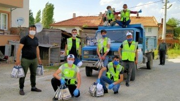 Emet Belediyemizden 5 bin Haneye Bayram İkramı ve Maske Dağıtımı