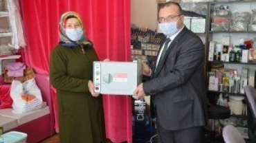 Emet Belediyemizden Berber Ve Kuaförlere UV Sterilize Makinaları