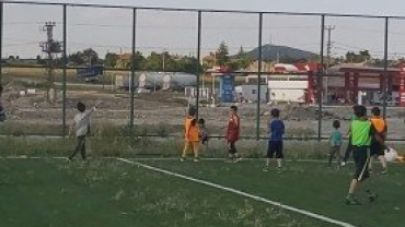 EMET BELEDİYEMİZ FUTBOL OKULUNDA 50 ÇOCUĞUMUZ EĞİTİM GÖRÜYOR