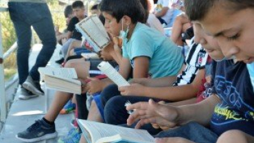 ÖNCE KİTAP SONRA DONDURMA