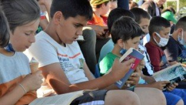 ÖNCE KİTAP SONRA DONDURMA