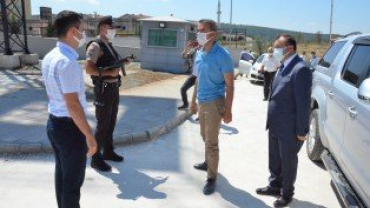 İLÇEMİZ PROTOKOLU BELEDİYEDEKİ BAYRAMLAŞMANIN ARDINDAN İLÇE JANDARMA KOMUTANLIĞIMIZA BAYRAM ZİYARETİ GERÇEKLEŞTİRDİ...