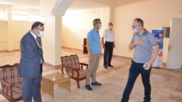 BAYRAMIN 2.GÜNÜ PROTOKOL ÜYELERİ BELEDİYE ÇOK AMAÇLI SALONUNDA HALKLA BİR ARAYA GELEREK BAYRAMLAŞTI...