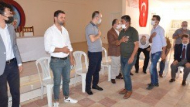 BAYRAMIN 2.GÜNÜ PROTOKOL ÜYELERİ BELEDİYE ÇOK AMAÇLI SALONUNDA HALKLA BİR ARAYA GELEREK BAYRAMLAŞTI...