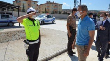 İLÇEMİZ PROTOKOLU BELEDİYEDEKİ BAYRAMLAŞMANIN ARDINDAN İLÇE JANDARMA KOMUTANLIĞIMIZA BAYRAM ZİYARETİ GERÇEKLEŞTİRDİ...