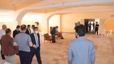 BAYRAMIN 2.GÜNÜ PROTOKOL ÜYELERİ BELEDİYE ÇOK AMAÇLI SALONUNDA HALKLA BİR ARAYA GELEREK BAYRAMLAŞTI...