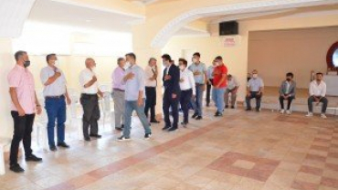 BAYRAMIN 2.GÜNÜ PROTOKOL ÜYELERİ BELEDİYE ÇOK AMAÇLI SALONUNDA HALKLA BİR ARAYA GELEREK BAYRAMLAŞTI...