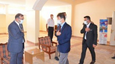 BAYRAMIN 2.GÜNÜ PROTOKOL ÜYELERİ BELEDİYE ÇOK AMAÇLI SALONUNDA HALKLA BİR ARAYA GELEREK BAYRAMLAŞTI...