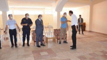 BAYRAMIN 2.GÜNÜ PROTOKOL ÜYELERİ BELEDİYE ÇOK AMAÇLI SALONUNDA HALKLA BİR ARAYA GELEREK BAYRAMLAŞTI...