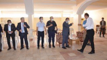 BAYRAMIN 2.GÜNÜ PROTOKOL ÜYELERİ BELEDİYE ÇOK AMAÇLI SALONUNDA HALKLA BİR ARAYA GELEREK BAYRAMLAŞTI...