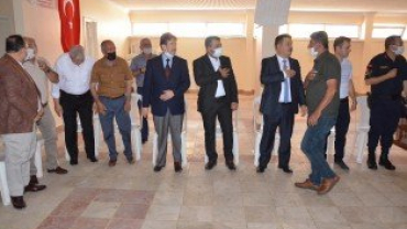 BAYRAMIN 2.GÜNÜ PROTOKOL ÜYELERİ BELEDİYE ÇOK AMAÇLI SALONUNDA HALKLA BİR ARAYA GELEREK BAYRAMLAŞTI...