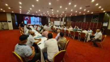 MUHTARLARLA BİR ARAYA GELİNİP TOPLANTI DÜZENLENDİ