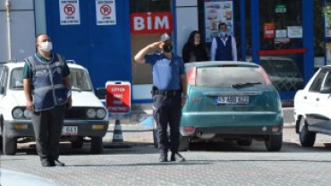 3 EYLÜL ETKİNLİKLERİ HÜKÜMET KONAĞI ÖNÜNDE ATATÜRK BÜSTÜNE ÇELENK KOYMA TÖRENLERİ İLE BAŞLADI