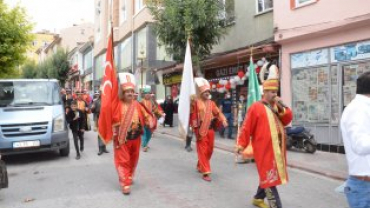 EMET MERKEZDE MEHTARAN YÜRÜYÜŞÜ VE KONSERİ GERÇEKLEŞTİRİLDİ