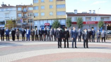 3 EYLÜL ETKİNLİKLERİ HÜKÜMET KONAĞI ÖNÜNDE ATATÜRK BÜSTÜNE ÇELENK KOYMA TÖRENLERİ İLE BAŞLADI