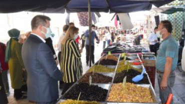 MİLLETVEKİLİMİZ ÇETİN ERENLER İLÇE PAZARI VE ESNAF ZİYARETLERİ GERÇEKLEŞTİRDİ