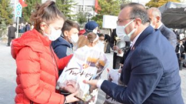 Bugün cumhuriyetimizin 98. yılı. Coşkuluyuz, gururluyuz. #29Ekim #CumhuriyetBayramı'mız kutlu olsun, cumhuriyetimiz daim olsun.