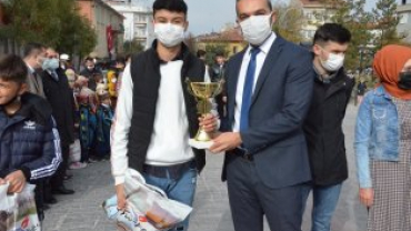 Bugün cumhuriyetimizin 98. yılı. Coşkuluyuz, gururluyuz. #29Ekim #CumhuriyetBayramı'mız kutlu olsun, cumhuriyetimiz daim olsun.